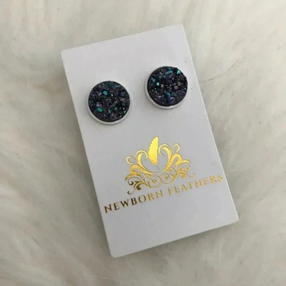 Newborn Feathers Geode Circle Earrings - Picture 1 of 2